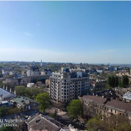 солнечная у ланжерона Apartment Odesa